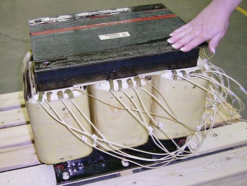 3 Phase Delta-Wye Transformer with Integrated Inductor